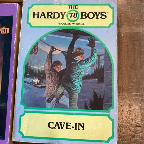 Hardy Boys #78, 91, 97 - Picture 4 of 4
